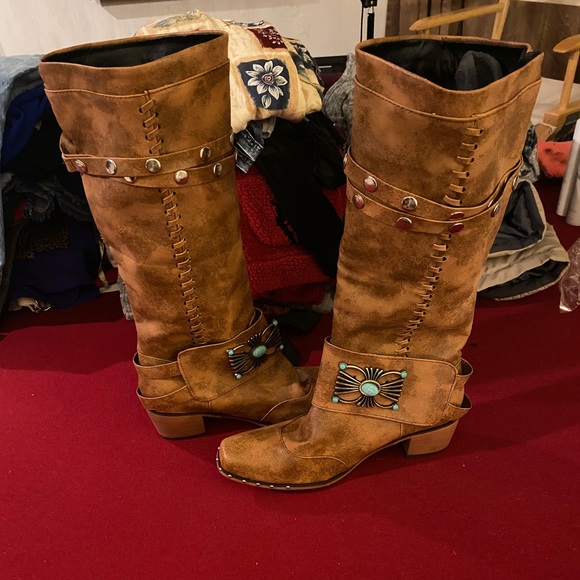 Boots - Picture 1 of 6